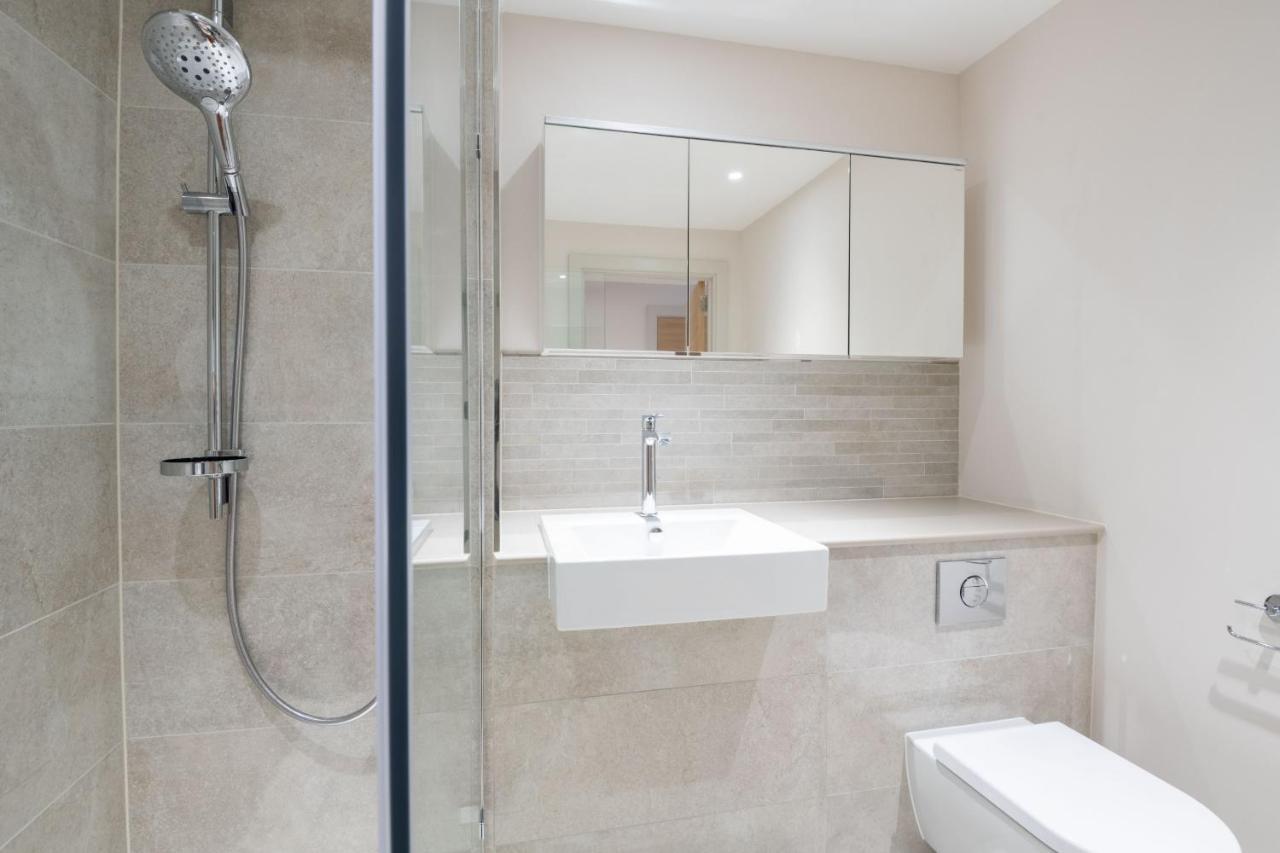 Elegant Victoria Home Close To Sloane Square By Underthedoormat London Bagian luar foto